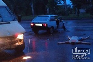 Серьезное ДТП в Кривом Роге: Маршрутка столкнулась с «Таврией». Есть пострадавшие