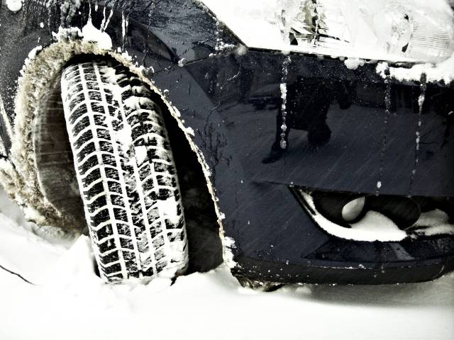 ДАІ України радить водіям завчасно підготуватися до зими
