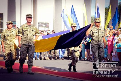 В Центрально-Городском районе состоялись торжества ко Дню флага Украины и наградили бойцов АТО медалями