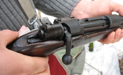 В Кривом Роге у мужчины изъяли карабины Mauser, патроны и порох