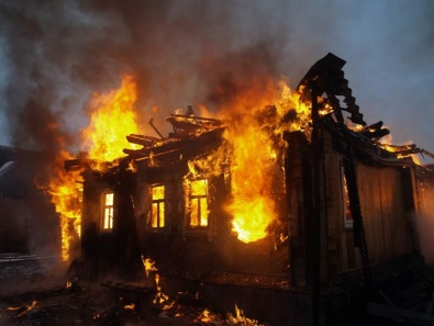 В Кривом Роге во время пожара сгорела молодая мама. Ребенок получил серьезные ожоги (ОБНОВЛЕНО)