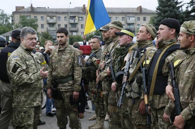 Дальнейшая мобилизация в Украине проводиться не будет, - Порошенко