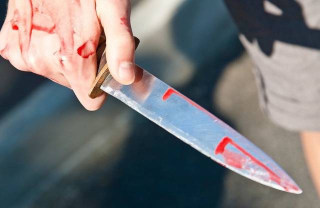 В Кривом Роге девушка ударила ножом 26-летнего парня