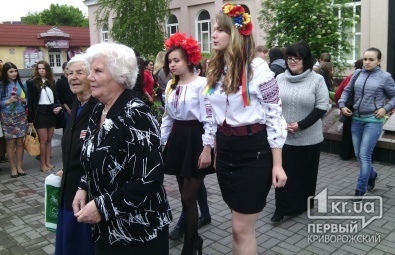 В Дзержинском районе прошли торжественные церемонии возложения цветов к памятным местам и братским могилам