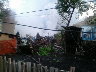 Жильцам сгоревшего в Терновском районе дома выделили по 1000 гривен на первое время