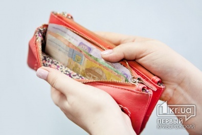 Средняя зарплата украинцев выросла до 4 000 гривен