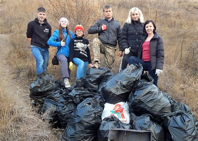 Криворожан приглашают присоединиться к уборке мусора в посадке возле речки Саксагань