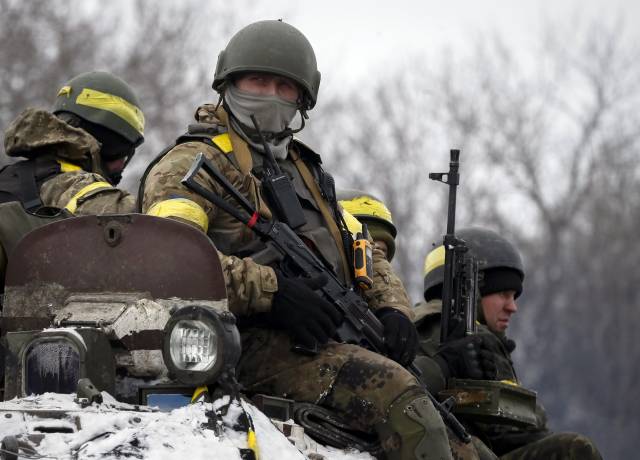 Президент Украины отдал приказ военным открывать ответный огонь