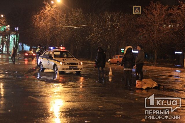 В Кривом Роге на пешеходном переходе насмерть сбили 17-ти летнего парня (ОБНОВЛЕНО)(ФОТО, ВИДЕО)