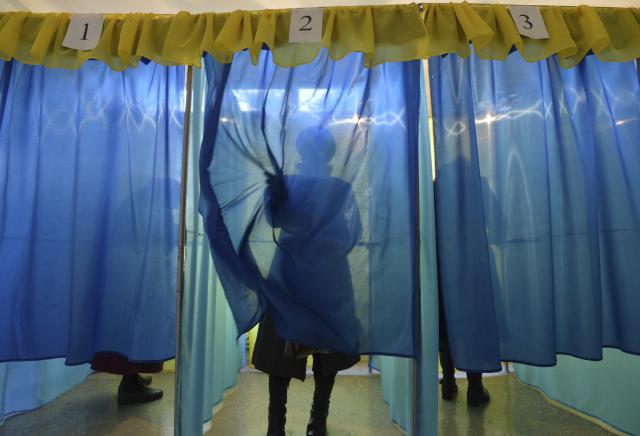 В Кривому Розі під час голосування голова однієї з ДВК порушила Закон «Про місцеві вибори»