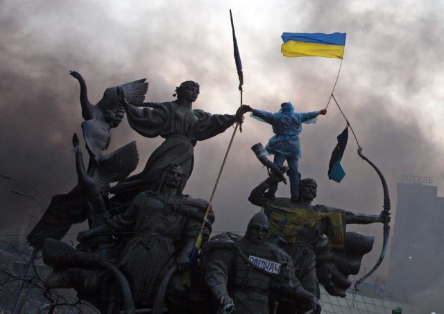 В Україні відзначають День Гідності та Свободи. Криворіжців запрошують на 95 квартал