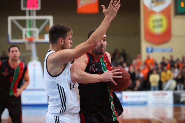 Очередная победа БК «Кривбасс» оставляет криворожан в лидерах чемпионата Украины по баскетболу