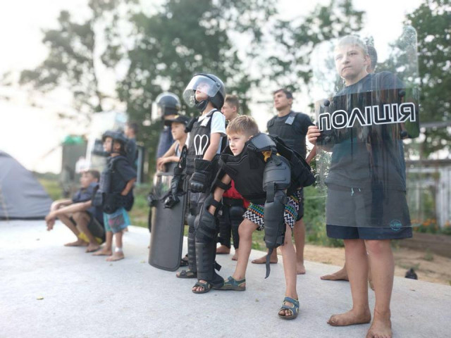 Підлітки з Кривого Рогу можуть провести літні канікули у таборі з патрульними поліцейськими