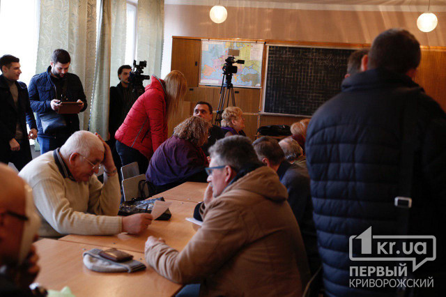 Пытается приступить к работе окружная избирательная комиссия в Кривом Роге