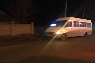 В Кривом Роге у переполненной маршрутки на ходу отпало колесо