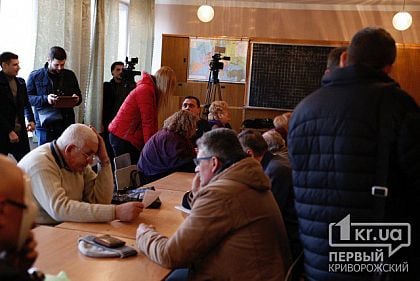 Пытается приступить к работе окружная избирательная комиссия в Кривом Роге