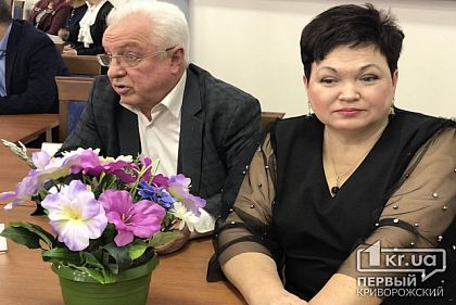 Премьер Гройсман поблагодарил чиновников, которые годами отвечают за ЖКХ в Кривом Роге
