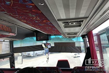 Криворожские полицейские проверяют автобус с «титушками»