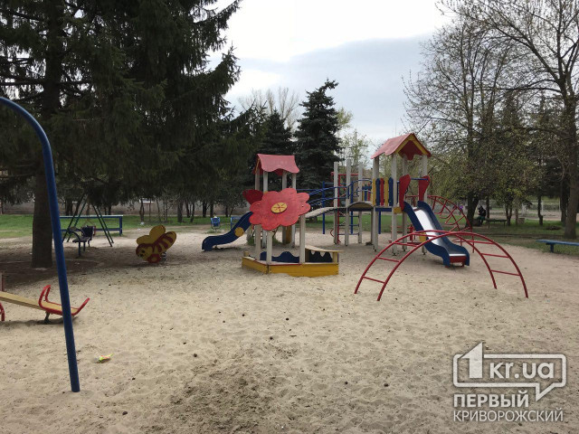 Безпечне покриття, окремі ігрові зони та огородження від тварин на дитячих майданчиках України, - Мінрегіон оновлює ДБН