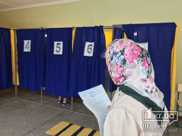 Уже проголосовали более 100 тысяч человек, - явка избирателей в Кривом Роге по состоянию на 12:00