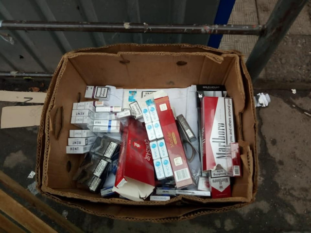 Криворожские полицейские составили админпротокол на торговца контрафактными сигаретами