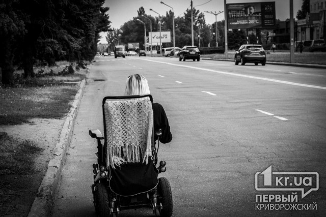 ВР прийняла законопроєкт щодо організації дорожнього руху для українців на візках