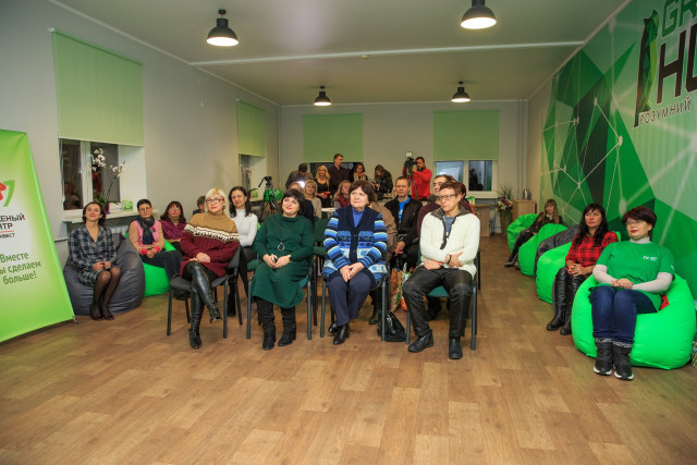 Под елочку: «Зеленый центр Метинвест» открыл хабы в Покровском и Металлургическом районах