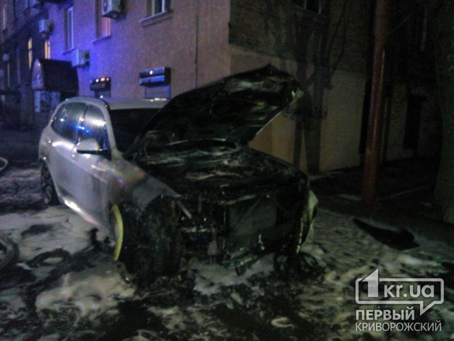 Новый BMW Х5 горел в Кривом Роге минувшим вечером