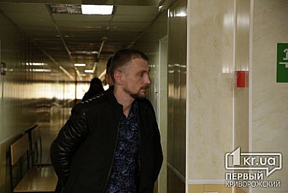 Криворожанку, которая стала последней жертвой мужчины, обвиняемого в убийствах и изнасилованиях девушек, допросили в суде