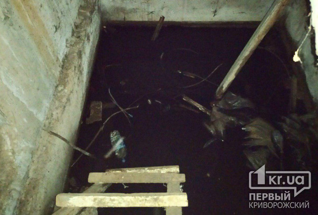 В одном из криворожских домов канализационные воды затопили подвал