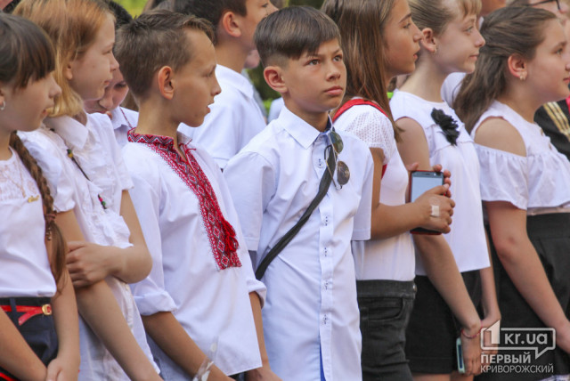 С сентября украинским школьникам необязательно идти в учебное учреждение в школьной форме