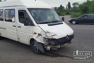 В Кривом Роге маршрутка попала в ДТП