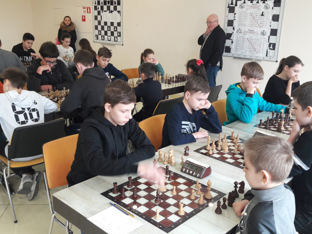 Белая ладья: в Кривом Роге состоялся шахматный турнир для школьников