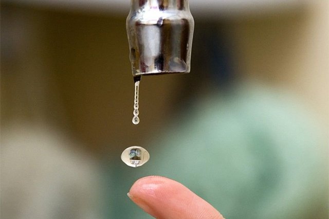 Жители криворожской малосемейки третью неделю страдают из-за отсутствия воды