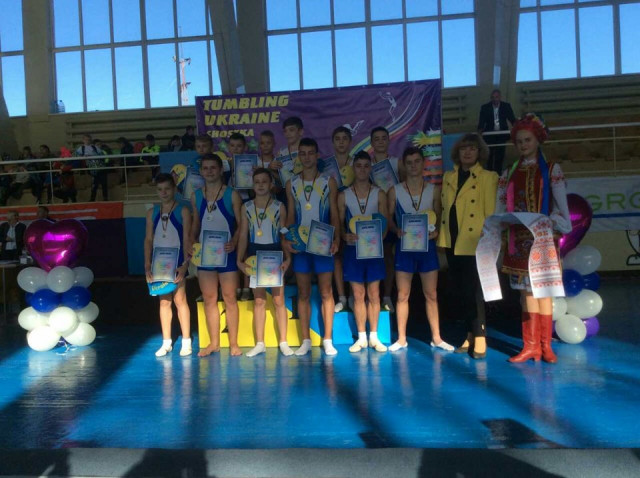 Криворожане выступили на открытом чемпионате Украины по прыжкам на акробатической дорожке