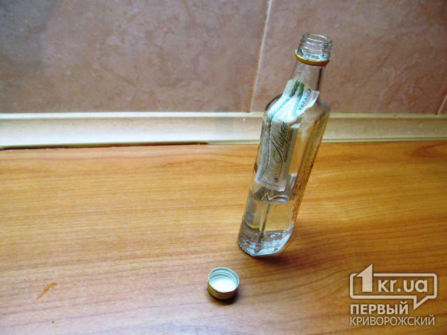 Конфискация водки и штраф: криворожанку осудили за торговлю контрафактным алкоголем