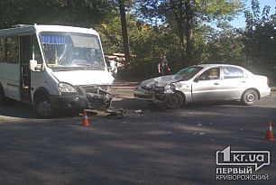 В Кривом Роге Lanos влетел в маршрутку