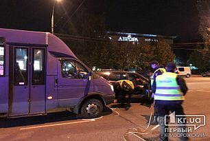 Маршрутка и легковушка попали в ДТП на 95 квартале в Кривом Роге