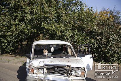 В Кривом Роге фура Экоспецтранса врезалась в Жигули, полицию вызывать не стали