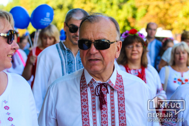 Святковим парадом вишиванок криворіжці розпочали День Незалежності України