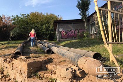 На центральной улице Кривого Рога случился порыв трубопровода