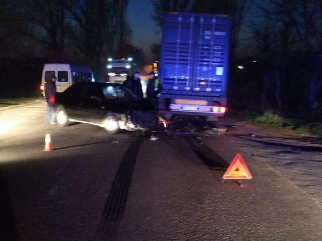 В Кривом Роге пьяный водитель легковушки попал в аварию с грузовиком
