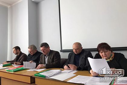 Выделение денег криворожским транспортным предприятиям обсуждают члены профильной депутатской комиссии