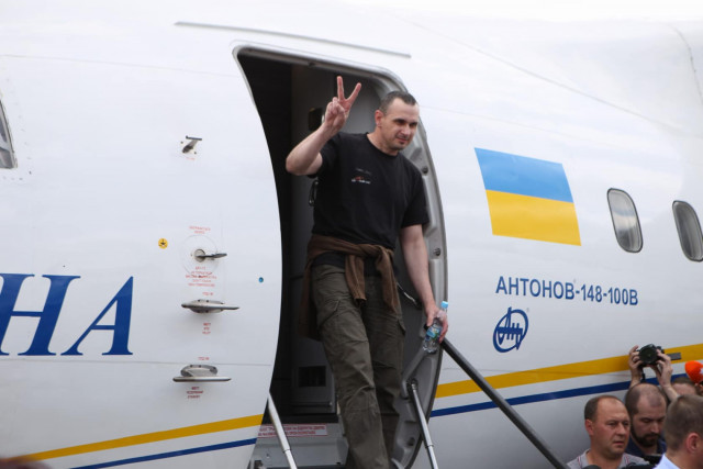 Українські політв‘язні та військовополонені повернулись додому