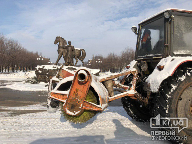 Убирать снег на дорогах в Кривом Роге будет 113 единиц специализированной техники
