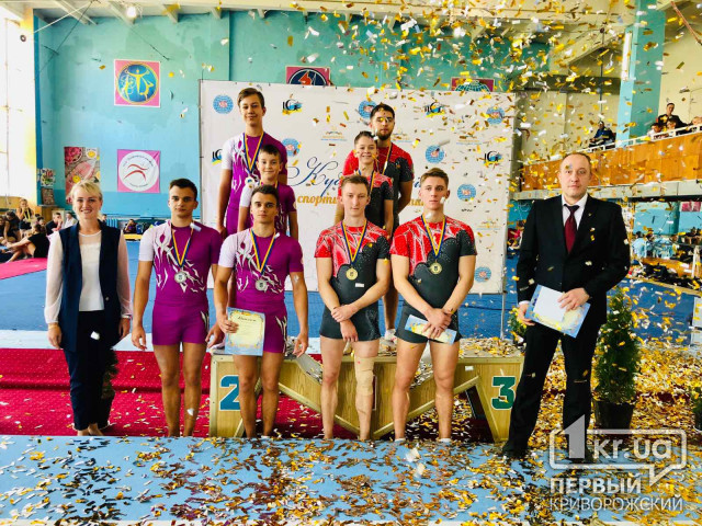 Акробаты из Кривого Рога завоевали золото и серебро на чемпионате Украины