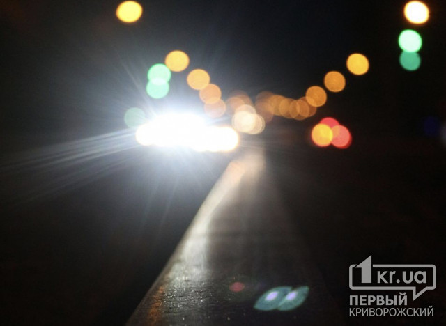 С 1 октября, выезжая за город, автомобилисты Украины обязаны включать дневные ходовые огни