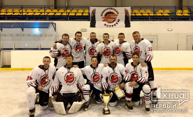 Хоккеисты из Кривого Рога стали бесспорными победителями Всеукраинских соревнований