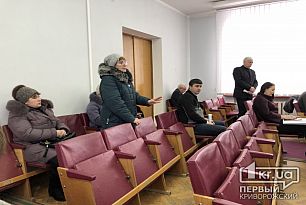 Криворожане пришли за помощью к депутатам, потому что мэр не смог решить их транспортный вопрос