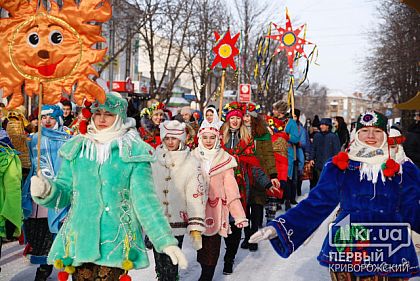 На центральном проспекте Кривого Рога началось шествие вертепов